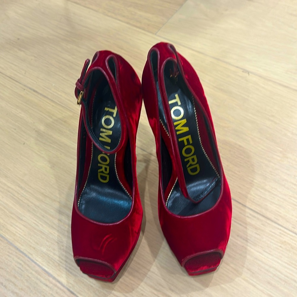 Tom ford True red velvet platform heels with straps.